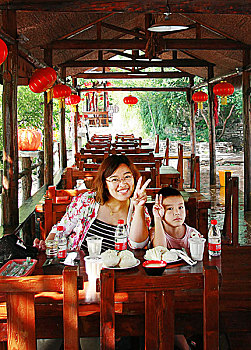 lo đe hom nay